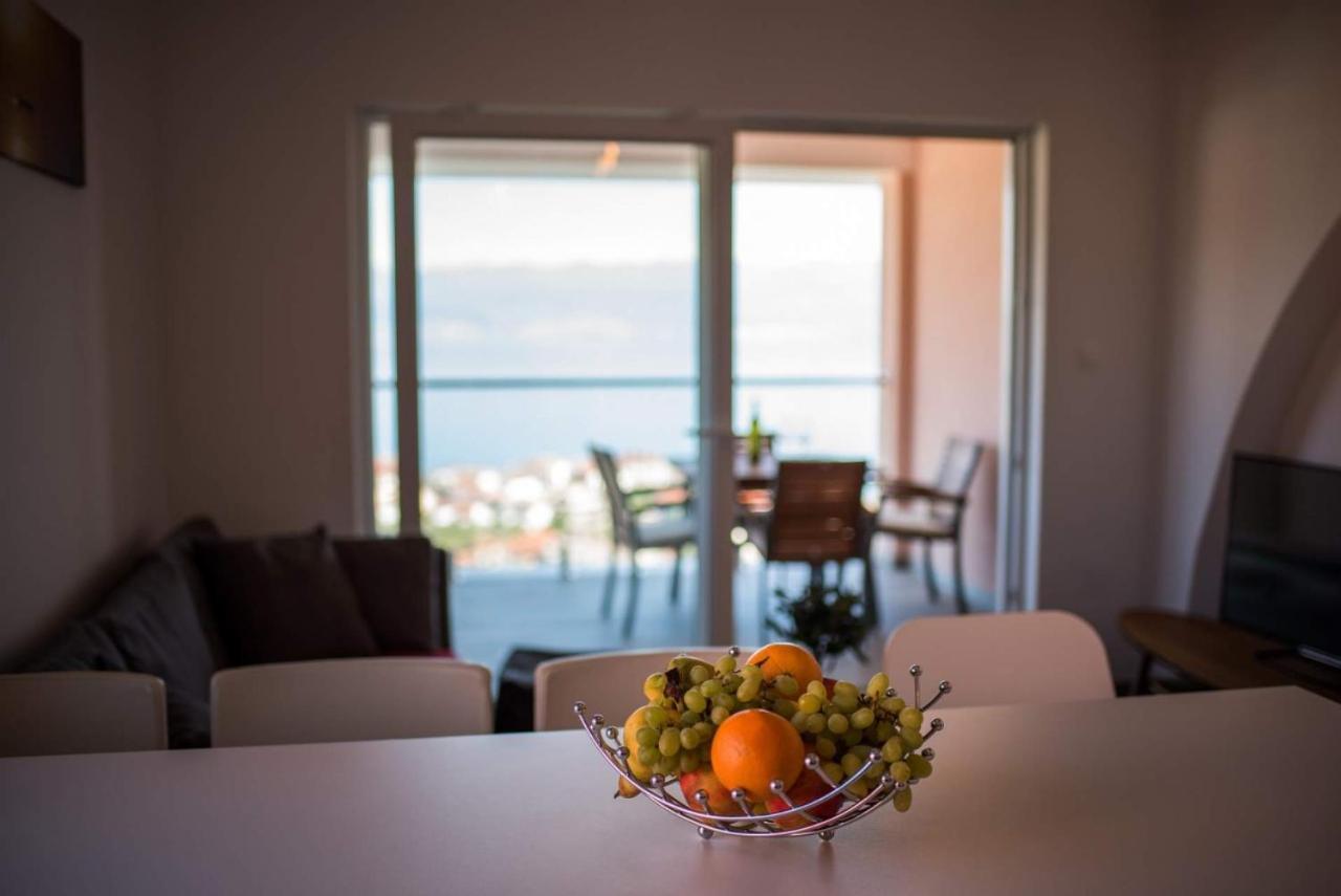 Apartman Zoe Vrbnik Esterno foto