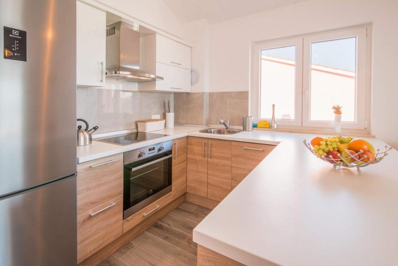 Apartman Zoe Vrbnik Esterno foto