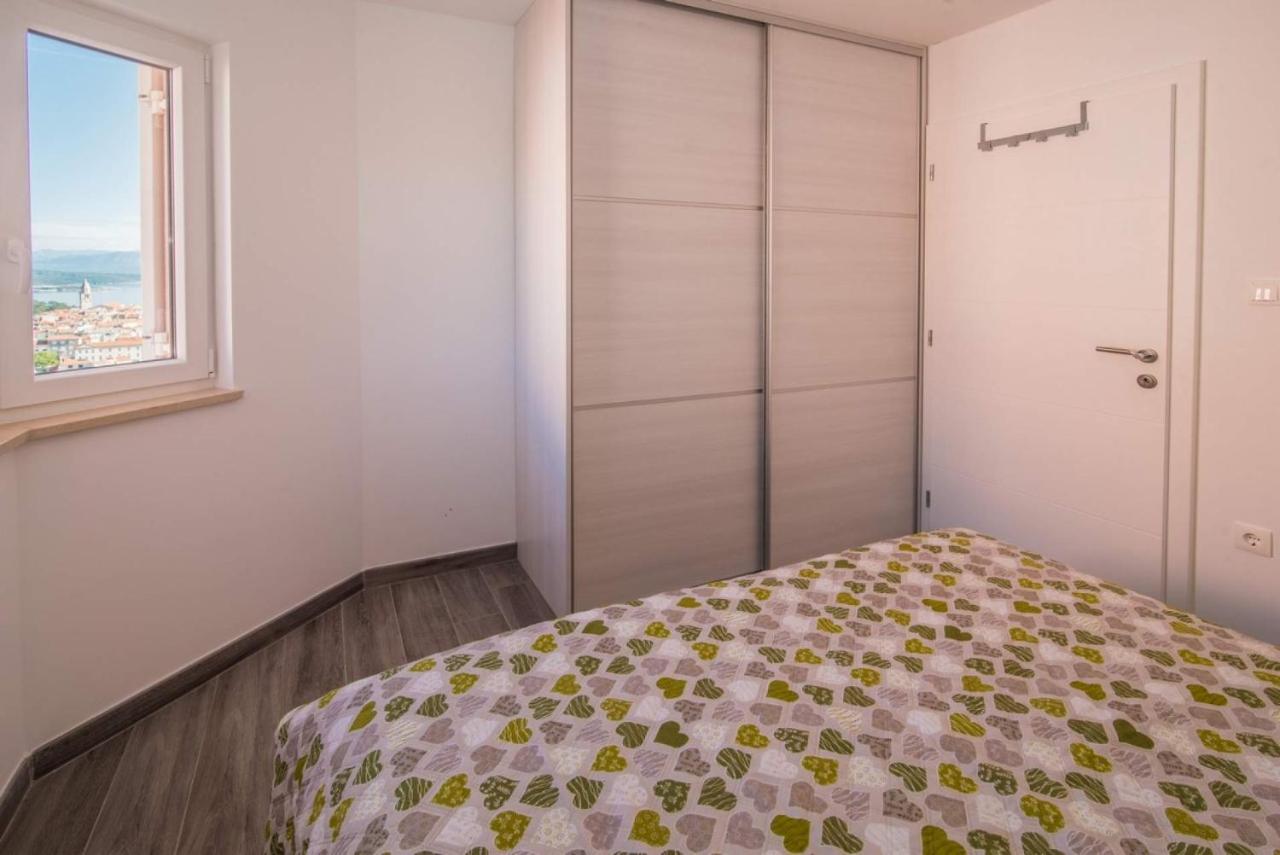 Apartman Zoe Vrbnik Esterno foto