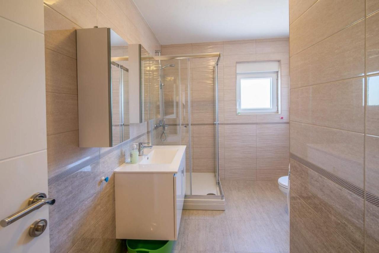 Apartman Zoe Vrbnik Esterno foto
